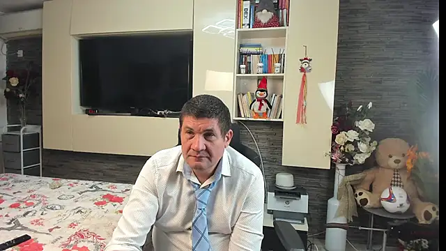SpartacusDaddy48のライブXXXチャット