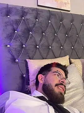 XXX chat uživo modela DomBoy_