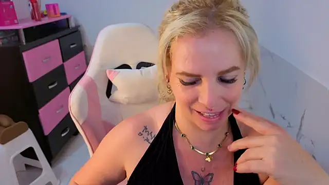 HannaBrave's Live XXX Chat