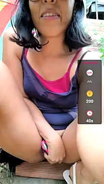 MirandaSingle Adlı Modelin Canlı XXX Sohbeti