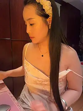momoli60 Chat XXX live