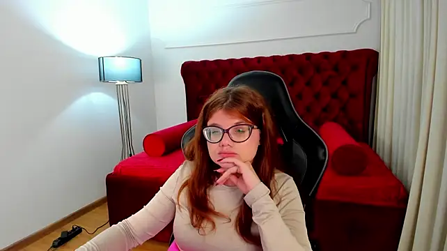 ChloeHalses Chat XXX live