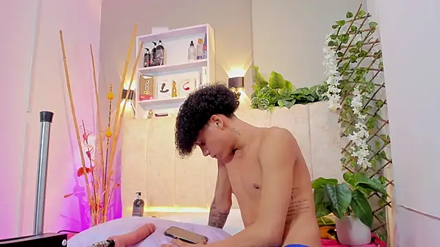 _taylor_black XXX чат на живо