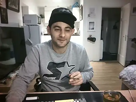 Chat +18 de mihaimichael ao vivo