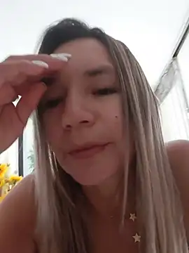 Ms_lunaRose Adlı Modelin Canlı XXX Sohbeti