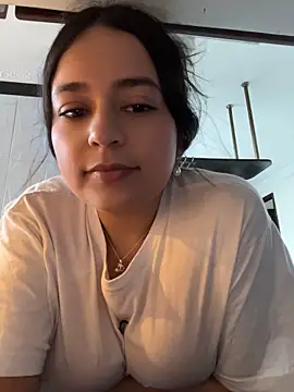 Nina_Blaze Adlı Modelin Canlı XXX Sohbeti