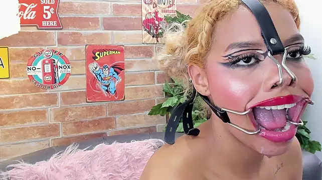 foxy__karla Adlı Modelin Canlı XXX Sohbeti