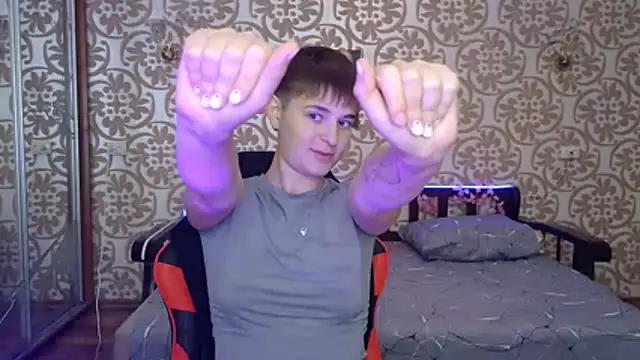 EmyHills Chat XXX live