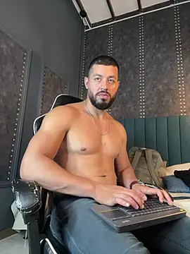 YAFAR_BLAKE Chat XXX live