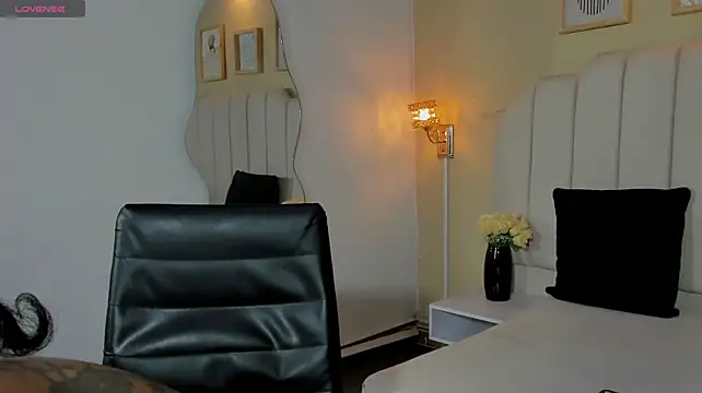 XXX chat uživo modela Alexx_val