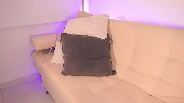 LillyThompson élő XXX-chatje