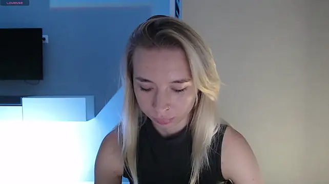 Emily_Hartt Chat XXX live