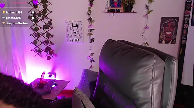 Chat +18 de Cata_green ao vivo