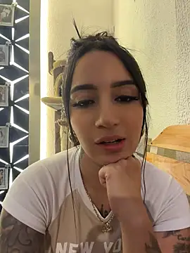 EmmyEvans1 Chat XXX live