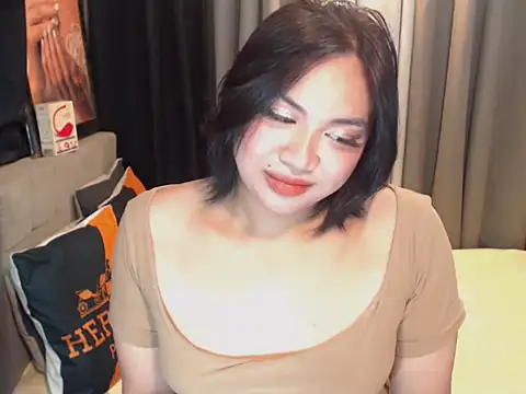 AsianHotPreciousのライブXXXチャット