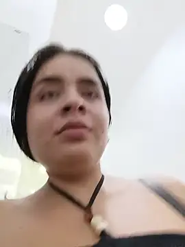 Julieth_hot-69's Live XXX Chat