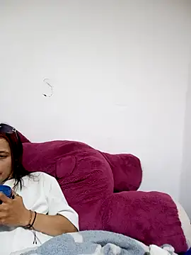 Lya_Ross19 Chat XXX in diretta