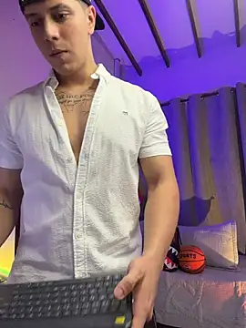 Chat XXX en directo de ASHTON_HILS