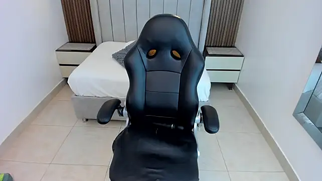 LISAPALMER7 XXX чат на живо