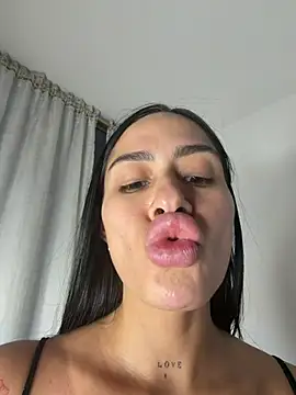 MoraFit_ Chat XXX in diretta