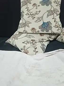 charmingdawn Adlı Modelin Canlı XXX Sohbeti