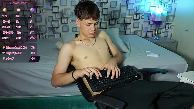 Chat XXX en directo de LoganSteel_