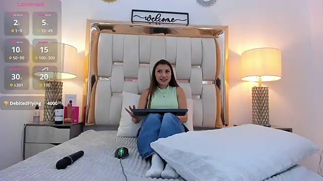 Chat XXX en directo de EloiseClairmont
