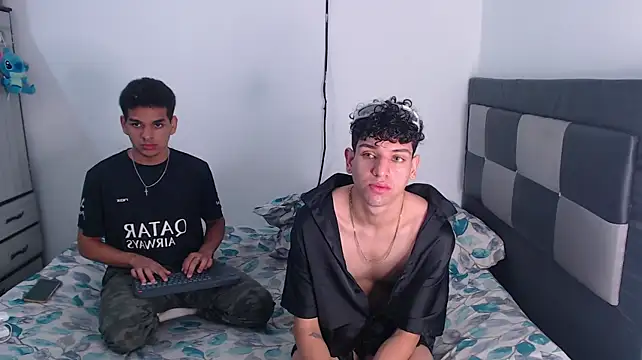 apoloandhansel Webcam Show