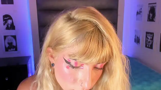 Živý XXX chat adhalee_js