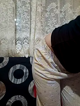دردشة HORNY_SMAL_TITS الجنسية المباشرة