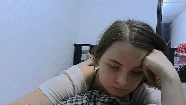 HellenMiyer1111 XXX чат на живо