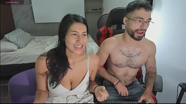 Two_Shades' Live XXX Chat