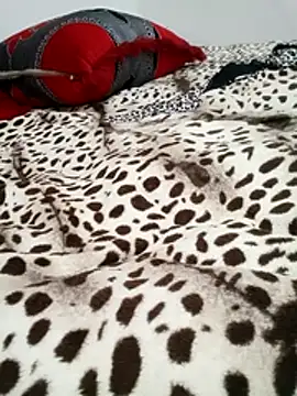 Bombamom Adlı Modelin Canlı XXX Sohbeti