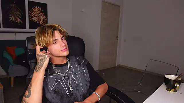 Denis_Wu Live XXX-chat