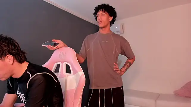 Handsomeboyss19's Live XXX Chat