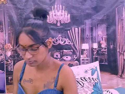 IndianRebel4u2Luv's Live XXX Chat