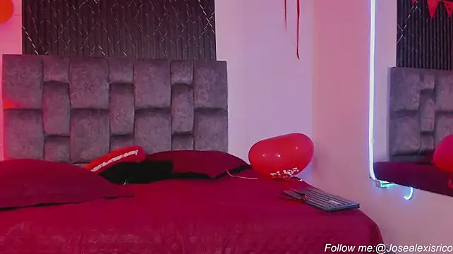 Alexxus_Smith Adlı Modelin Canlı XXX Sohbeti