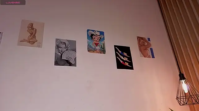 Nalarosse_ লাইভ XXX চ্যাট