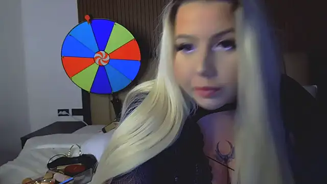 KaylaBossDoll 即時 XXX 聊天