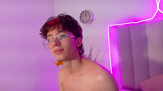 Twink_Sebas7 XXX чат на живо