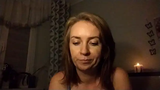 JenniferAlone Live XXX-Chat