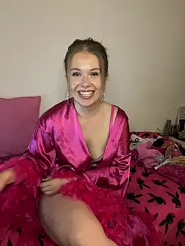 HannahMontana18 Live XXX-Chat