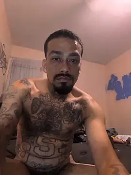 Cnutt310 Chat XXX in diretta