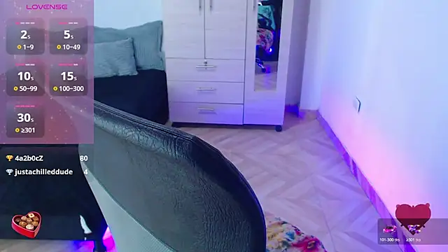 צ'אט XXX בשידור חי של SharonR1