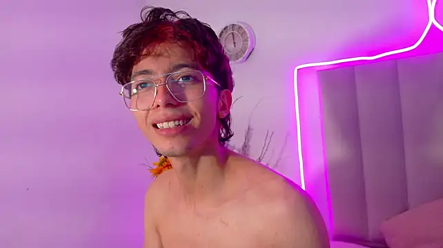 Twink_Sebas7 – Naživo XXX chat