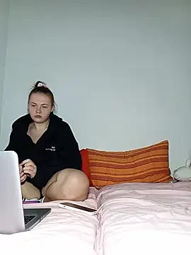 ella_maya's Live XXX Chat