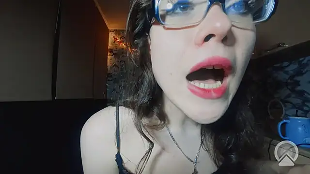 RachelSav élő XXX-chatje