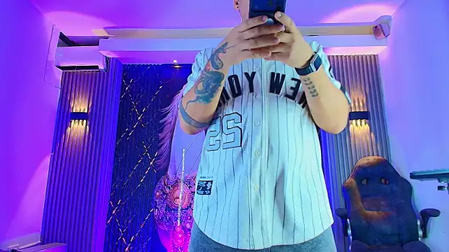 The_Boy_King_ live XXX chat
