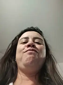 karlagiraldo198 Adlı Modelin Canlı XXX Sohbeti