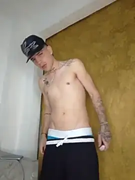 MaxHornyLatin's Live XXX Chat